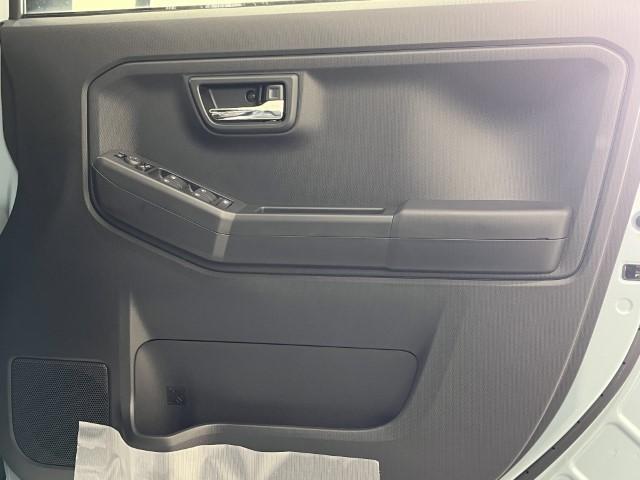 タフト G 届出済未使用車 バックカメラ ガラスルーフ 衝突軽減ブレーキ ペダル踏み間違い防止 オートハイビーム LEDヘッド&フォグ シートヒーター 電子制御パーキングブレーキ スマートキー 軽自動車(17枚目)