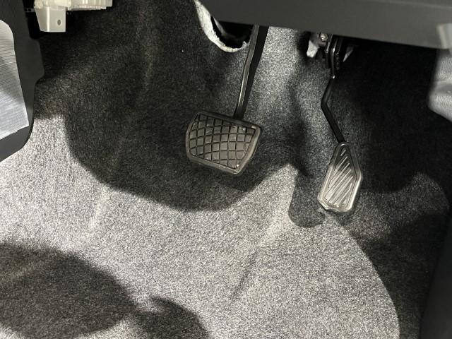 タフト G 届出済未使用車 バックカメラ ガラスルーフ 衝突軽減ブレーキ ペダル踏み間違い防止 オートハイビーム LEDヘッド&フォグ シートヒーター 電子制御パーキングブレーキ スマートキー 軽自動車(25枚目)