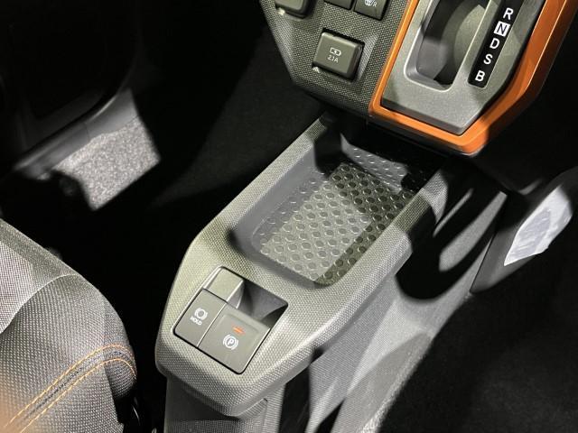 タフト G 届出済未使用車 バックカメラ ガラスルーフ 衝突軽減ブレーキ ペダル踏み間違い防止 オートハイビーム LEDヘッド&フォグ シートヒーター 電子制御パーキングブレーキ スマートキー 軽自動車(35枚目)