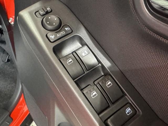 タフト G 届出済未使用車 バックカメラ ガラスルーフ 衝突軽減ブレーキ ペダル踏み間違い防止 オートハイビーム LEDヘッド&フォグ シートヒーター 電子制御パーキングブレーキ スマートキー 軽自動車(23枚目)