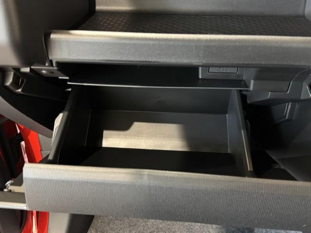 タフト G 届出済未使用車 バックカメラ ガラスルーフ 衝突軽減ブレーキ ペダル踏み間違い防止 オートハイビーム LEDヘッド&フォグ シートヒーター 電子制御パーキングブレーキ スマートキー 軽自動車(41枚目)