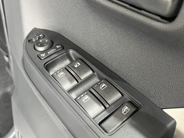 タント L 届出済未使用車 LEDライト ミラクルオープンドア アイドリングストップ コーナーセンサー 衝突軽減ブレーキ オートライト 軽自動車(18枚目)