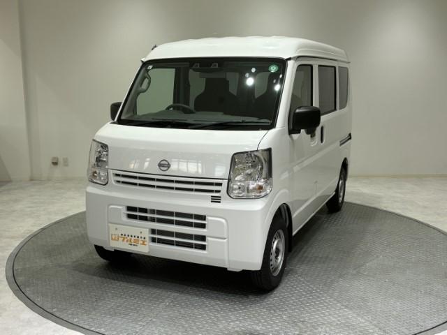 クリッパーバン DX 届出済未使用車 軽バン 衝突軽減ブレーキ キーレスエントリー パワーウィンドウ マニュアルエアコン AM/FMラジオ ハロゲンヘッドライト アイドリングストップ 軽自動車(4枚目)