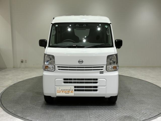 クリッパーバン DX 届出済未使用車 軽バン 衝突軽減ブレーキ キーレスエントリー パワーウィンドウ マニュアルエアコン AM/FMラジオ ハロゲンヘッドライト アイドリングストップ 軽自動車(5枚目)