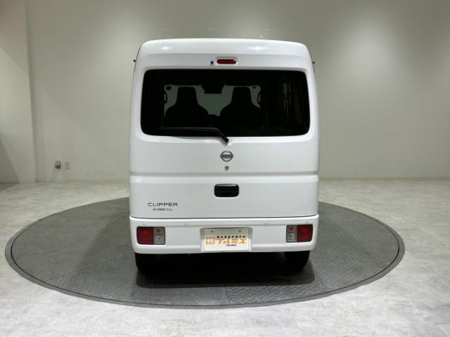 クリッパーバン DX 届出済未使用車 軽バン 衝突軽減ブレーキ キーレスエントリー パワーウィンドウ マニュアルエアコン AM/FMラジオ ハロゲンヘッドライト アイドリングストップ 軽自動車(9枚目)
