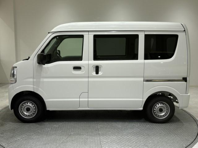 クリッパーバン DX 届出済未使用車 軽バン 衝突軽減ブレーキ キーレスエントリー パワーウィンドウ マニュアルエアコン AM/FMラジオ ハロゲンヘッドライト アイドリングストップ 軽自動車(11枚目)