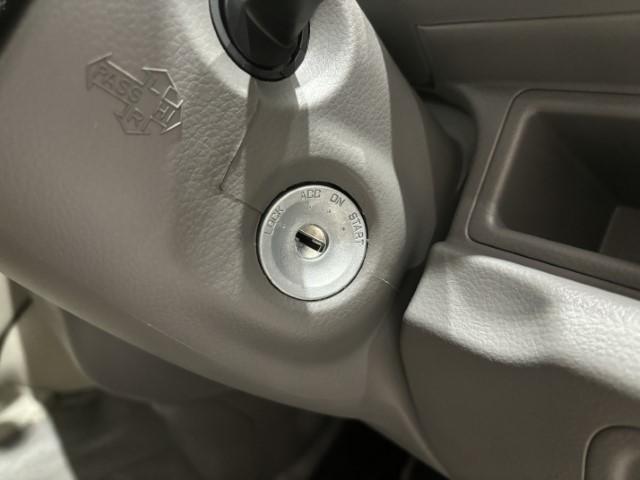 クリッパーバン DX 届出済未使用車 軽バン 衝突軽減ブレーキ キーレスエントリー パワーウィンドウ マニュアルエアコン AM/FMラジオ ハロゲンヘッドライト アイドリングストップ 軽自動車(23枚目)