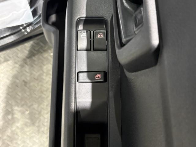ハイゼットカーゴ ＤＸ　届出済未使用車　両側スライドドア　ＡＭ／ＦＭラジオ　オートライト　マニュアルエアコン　キーレスエントリー　衝突被害軽減システム（17枚目）