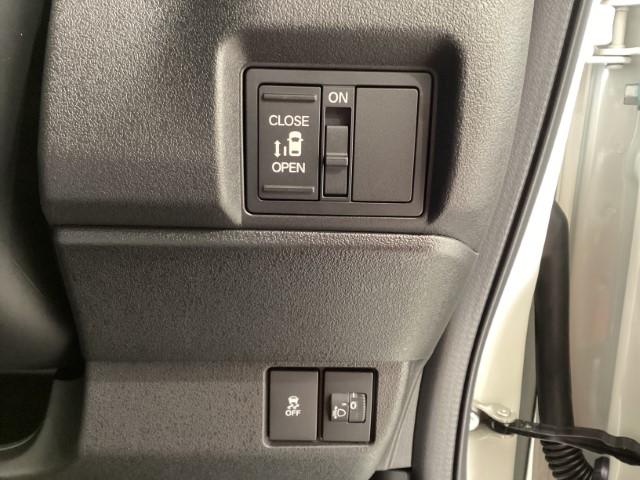 N-BOXカスタム ベースグレード 届出済未使用車 衝突軽減ブレーキ ホンダセンシング 片側電動スライドドア スマートキー LEDライト アイドリングストップ コーナーセンサー オートエアコン 軽自動車(21枚目)
