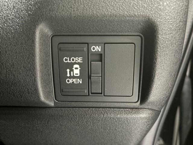 N-BOXカスタム ベースグレード 届出済未使用車 衝突軽減ブレーキ ホンダセンシング 片側電動スライドドア スマートキー LEDライト アイドリングストップ コーナーセンサー オートエアコン 軽自動車(22枚目)