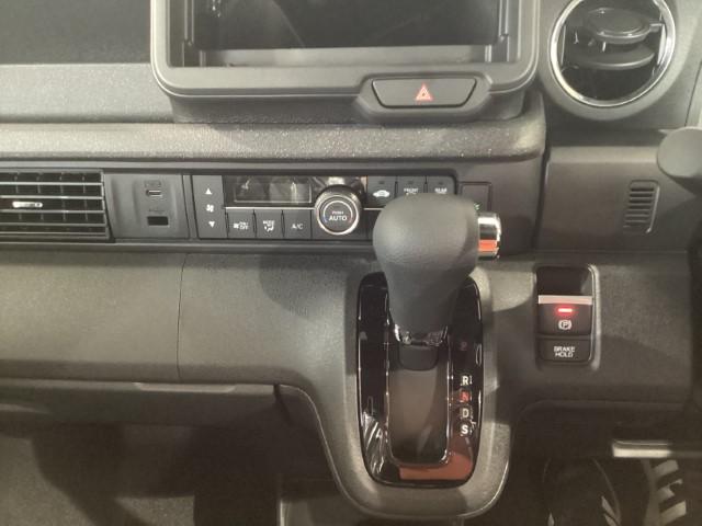 N-BOXカスタム ベースグレード 届出済未使用車 衝突軽減ブレーキ ホンダセンシング 片側電動スライドドア スマートキー LEDライト アイドリングストップ コーナーセンサー オートエアコン 軽自動車(24枚目)