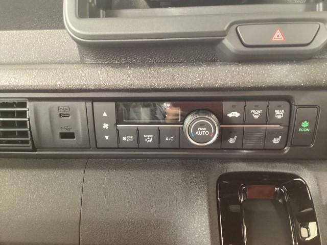 N-BOXカスタム ベースグレード 届出済未使用車 衝突軽減ブレーキ ホンダセンシング 片側電動スライドドア スマートキー LEDライト アイドリングストップ コーナーセンサー オートエアコン 軽自動車(29枚目)