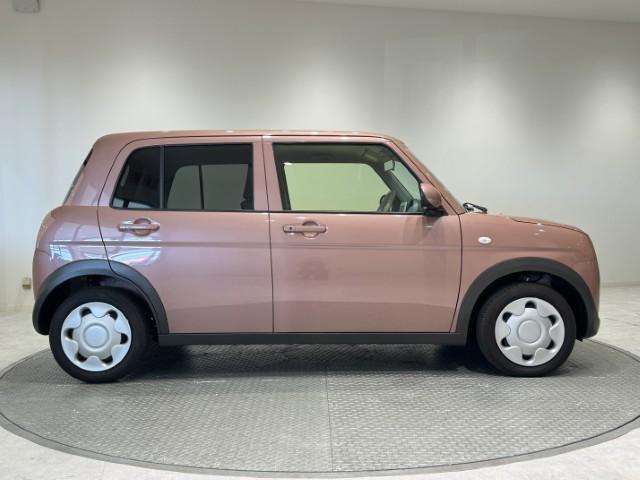 アルトラパン Ｌ　届出済未使用車　衝突軽減ブレーキ　誤発進抑制　車線逸脱警報　標識認識機能　アイドリングストップ　運転席シートヒーター　オートエアコン　電動格納ミラー　キーレスプッシュスタート　軽自動車（7枚目）