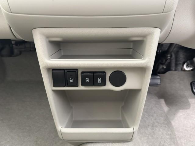 アルトラパン Ｌ　届出済未使用車　衝突軽減ブレーキ　誤発進抑制　車線逸脱警報　標識認識機能　アイドリングストップ　運転席シートヒーター　オートエアコン　電動格納ミラー　キーレスプッシュスタート　軽自動車（29枚目）