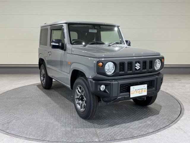 ジムニー ＸＣ　届出済未使用車　４ＷＤ　スズキセーフティサポート　本革巻ステアリング　オートエアコン　防汚タイプラゲッジフロア　オートライト　ヘッドランプウォッシャー　運転席・助手席エアバック　軽自動車（4枚目）