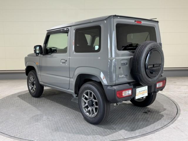 ジムニー ＸＣ　届出済未使用車　４ＷＤ　スズキセーフティサポート　本革巻ステアリング　オートエアコン　防汚タイプラゲッジフロア　オートライト　ヘッドランプウォッシャー　運転席・助手席エアバック　軽自動車（8枚目）