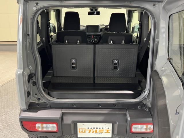 ジムニー ＸＣ　届出済未使用車　４ＷＤ　スズキセーフティサポート　本革巻ステアリング　オートエアコン　防汚タイプラゲッジフロア　オートライト　ヘッドランプウォッシャー　運転席・助手席エアバック　軽自動車（10枚目）