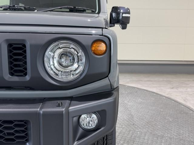 ジムニー ＸＣ　届出済未使用車　４ＷＤ　スズキセーフティサポート　本革巻ステアリング　オートエアコン　防汚タイプラゲッジフロア　オートライト　ヘッドランプウォッシャー　運転席・助手席エアバック　軽自動車（15枚目）