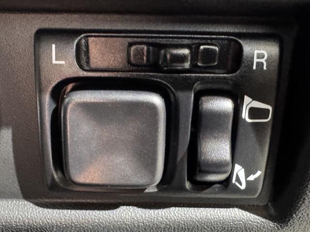 ジムニー ＸＣ　届出済未使用車　４ＷＤ　スズキセーフティサポート　本革巻ステアリング　オートエアコン　防汚タイプラゲッジフロア　オートライト　ヘッドランプウォッシャー　運転席・助手席エアバック　軽自動車（26枚目）