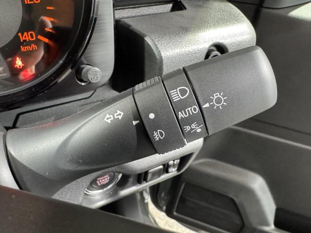 ジムニー ＸＣ　届出済未使用車　４ＷＤ　スズキセーフティサポート　本革巻ステアリング　オートエアコン　防汚タイプラゲッジフロア　オートライト　ヘッドランプウォッシャー　運転席・助手席エアバック　軽自動車（29枚目）