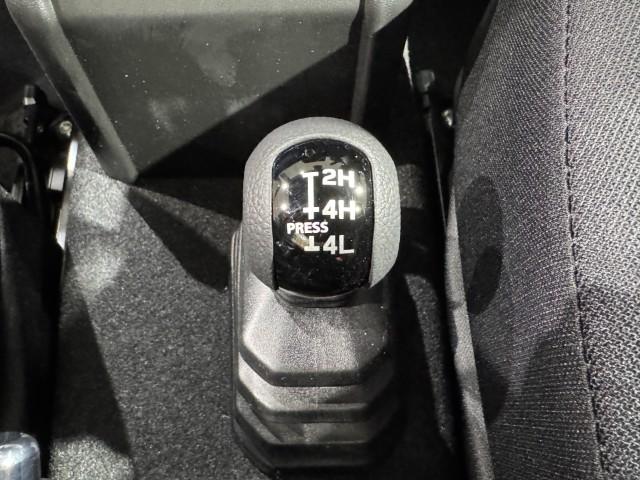 ジムニー ＸＣ　届出済未使用車　４ＷＤ　スズキセーフティサポート　本革巻ステアリング　オートエアコン　防汚タイプラゲッジフロア　オートライト　ヘッドランプウォッシャー　運転席・助手席エアバック　軽自動車（42枚目）