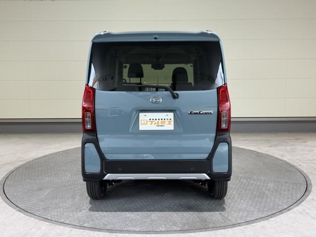 タント ファンクロス　届出済未使用車　衝突軽減ブレーキ　両側電動スライドドア　アイドリングストップ　スマートキー　ミラクルオープンドア　シートヒーター　プッシュスタート　軽自動車（9枚目）