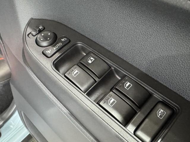 タント ファンクロス　届出済未使用車　衝突軽減ブレーキ　両側電動スライドドア　アイドリングストップ　スマートキー　ミラクルオープンドア　シートヒーター　プッシュスタート　軽自動車（25枚目）