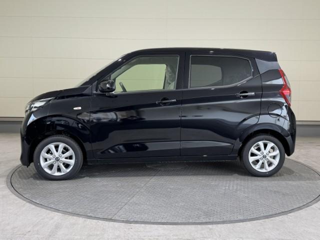 デイズ 　届出済未使用車　衝突軽減ブレーキ　プッシュスタート　オートエアコン　電動格納ミラー　オートライト　アームレスト　ステアリングリモコン　シートリフター　軽自動車（7枚目）