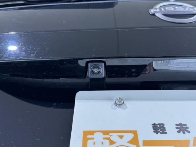 デイズ 　届出済未使用車　衝突軽減ブレーキ　プッシュスタート　オートエアコン　電動格納ミラー　オートライト　アームレスト　ステアリングリモコン　シートリフター　軽自動車（10枚目）