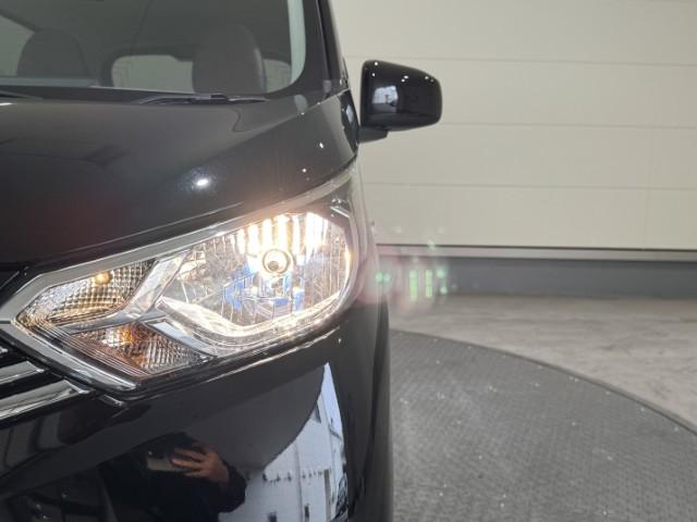 デイズ 　届出済未使用車　衝突軽減ブレーキ　プッシュスタート　オートエアコン　電動格納ミラー　オートライト　アームレスト　ステアリングリモコン　シートリフター　軽自動車（17枚目）