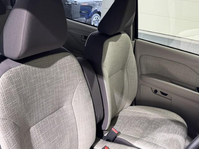 デイズ 　届出済未使用車　衝突軽減ブレーキ　プッシュスタート　オートエアコン　電動格納ミラー　オートライト　アームレスト　ステアリングリモコン　シートリフター　軽自動車（19枚目）