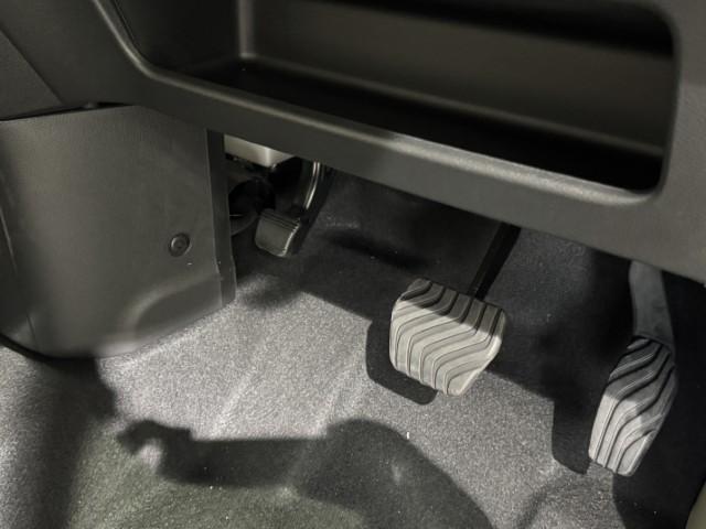 デイズ 　届出済未使用車　衝突軽減ブレーキ　プッシュスタート　オートエアコン　電動格納ミラー　オートライト　アームレスト　ステアリングリモコン　シートリフター　軽自動車（26枚目）