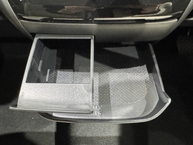 デイズ 　届出済未使用車　衝突軽減ブレーキ　プッシュスタート　オートエアコン　電動格納ミラー　オートライト　アームレスト　ステアリングリモコン　シートリフター　軽自動車（38枚目）