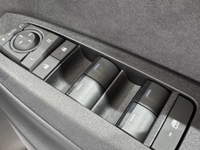 ヤリスクロス Z 登録済未使用車 純正ディスプレイオーディオ パノラミックビューモニター ETC2.0 シートヒーター ステアリングヒーター トヨタセーフティセンス LEDヘッドライト(23枚目)