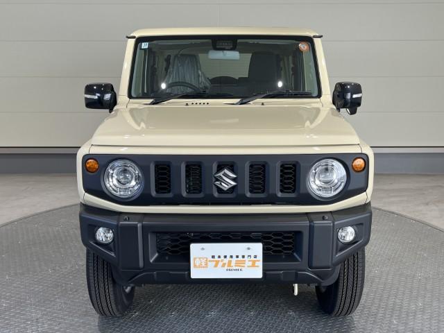 ジムニー ＸＣ　届出済未使用車　４ＷＤ　スズキセーフティサポート　本革巻ステアリング　オートエアコン　防汚タイプラゲッジフロア　オートライト　ヘッドランプウォッシャー　運転席・助手席エアバック　軽自動車（5枚目）