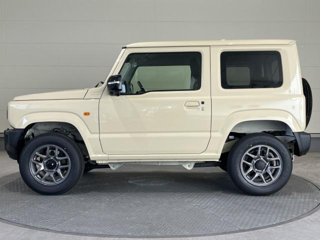 ジムニー ＸＣ　届出済未使用車　４ＷＤ　スズキセーフティサポート　本革巻ステアリング　オートエアコン　防汚タイプラゲッジフロア　オートライト　ヘッドランプウォッシャー　運転席・助手席エアバック　軽自動車（7枚目）