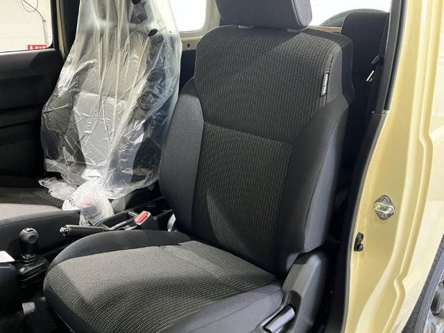 ジムニー ＸＣ　届出済未使用車　４ＷＤ　スズキセーフティサポート　本革巻ステアリング　オートエアコン　防汚タイプラゲッジフロア　オートライト　ヘッドランプウォッシャー　運転席・助手席エアバック　軽自動車（40枚目）