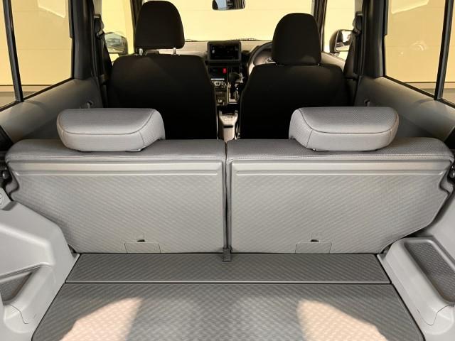 タフト Ｘ　届出済未使用車　バックカメラ　ガラスルーフ　衝突被害軽減システム　車線逸脱警報　クリアランスソナー　オートマチックハイビーム　オートエアコン　ＬＥＤヘッド　スマートキー　アイドリングストップ　軽自動車（45枚目）