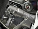 　届出済未使用車　衝突軽減ブレーキ　プッシュスタート　オートエアコン　電動格納ミラー　オートライト　アームレスト　ステアリングリモコン　シートリフター　軽自動車（29枚目）