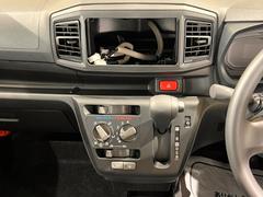 もしもの時の代車も完備しております。急な事故で大切なお車が使えなくなってしまった方、故障・修理でお困りの方もご安心。 6