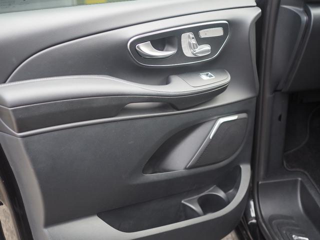 Ｖクラス Ｖ２２０ｄ　スポーツ　ロング　正規ディーラー車／リアモニター左右／黒革シート／地デジ／純正ナビ／ＥＴＣ／禁煙車／Ｂｌｕｅｔｏｏｔｈ機能（21枚目）