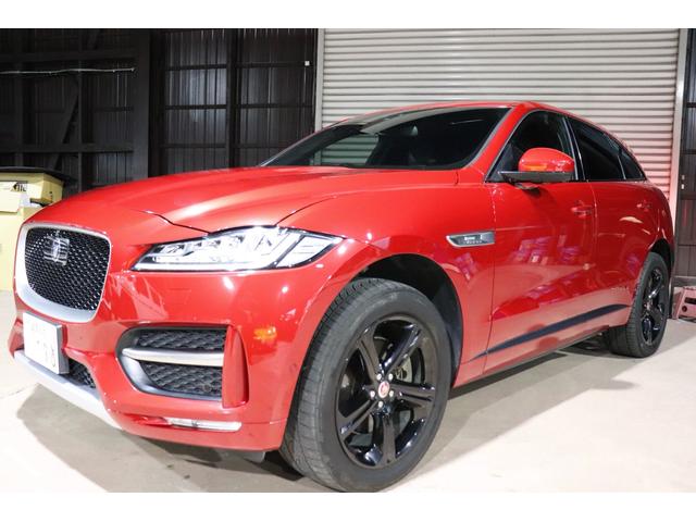 トーラスレザーシートにパノラマミックガラスサンルーフです。