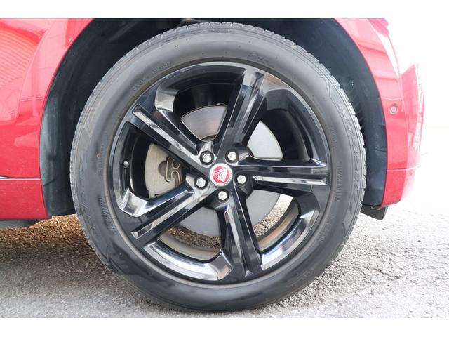 グロスブラックのアルミホイール