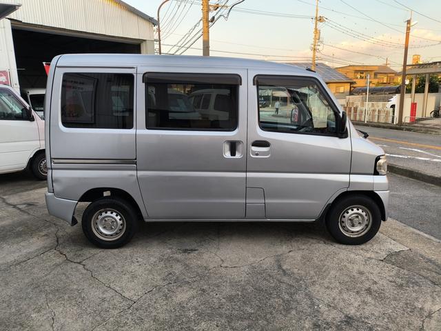 ミニキャブバン ＤＸ　エアコン　ダブルエアバック　パワステ　最積載量３５０ｋｇ　レギュラーガソリン車　両側スライドドア　３速オートマ　スモークフィルム　レベライザー　ＥＴＣ　純正デッキ　キーレスエントリー　ＬＥＤヘッド（5枚目）