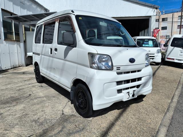 サンバーバン トランスポーター　ハイルーフ　エアコン　ダブルエアバック　パワステ　最積載量３５０ｋｇ　レギュラーガソリン車　両側スライドドア　４速ＡＴ　タイミングチェーン　レベライザー　スモークフィルム　キーレス　パワーウインドウ（4枚目）