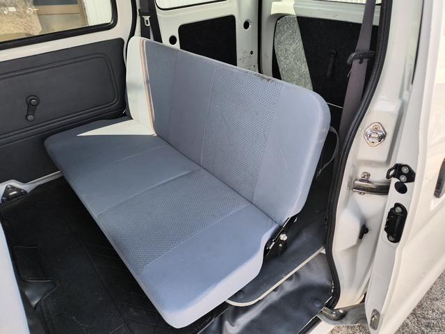 サンバーバン トランスポーター　ハイルーフ　エアコン　ダブルエアバック　パワステ　最積載量３５０ｋｇ　レギュラーガソリン車　両側スライドドア　４速ＡＴ　タイミングチェーン　レベライザー　スモークフィルム　キーレス　パワーウインドウ（52枚目）