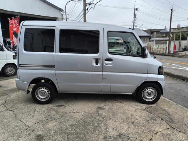 クリッパーバン ＤＸ　エアコン　ダブルエアバック　パワステ　最積載量３５０ｋｇ　レギュラーガソリン車　両側スライドドア　３速オートマ　スモークフィルム　レベライザー　ＥＴＣ　純正デッキ（5枚目）