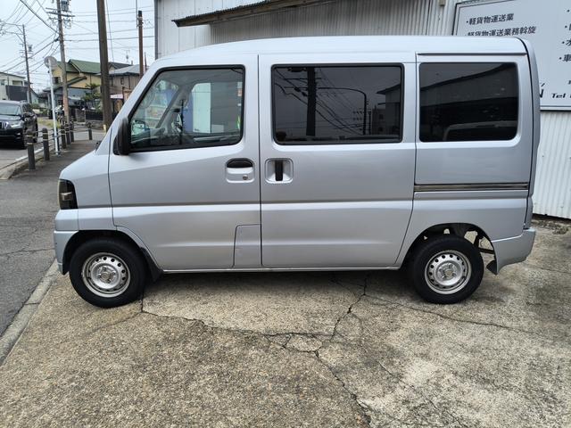 クリッパーバン ＤＸ　エアコン　ダブルエアバック　パワステ　最積載量３５０ｋｇ　レギュラーガソリン車　両側スライドドア　３速オートマ　スモークフィルム　レベライザー　ＥＴＣ　純正デッキ（9枚目）