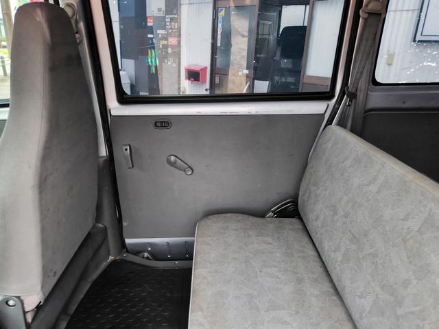 クリッパーバン ＤＸ　エアコン　ダブルエアバック　パワステ　最積載量３５０ｋｇ　レギュラーガソリン車　両側スライドドア　３速オートマ　スモークフィルム　レベライザー　ＥＴＣ　純正デッキ（48枚目）