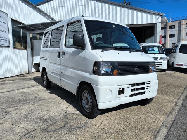 ミニキャブバン ＤＸ　エアコン　ダブルエアバック　パワステ　最積載量３５０ｋｇ　レギュラーガソリン車　両側スライドドア　３速オートマ　レベライザー　純正デッキ　禁煙車　タイミングベルト交換済（4枚目）